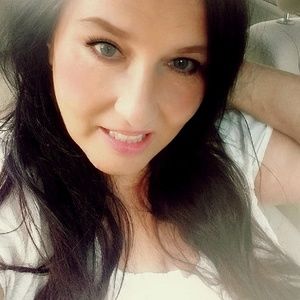 Meet your Posher, Angee